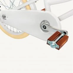 Banwood Classic Pedal Bicycle - White Bikes & Trikes 26 Banwood Classic Pedal Bicycle - White Bikes & Trikes