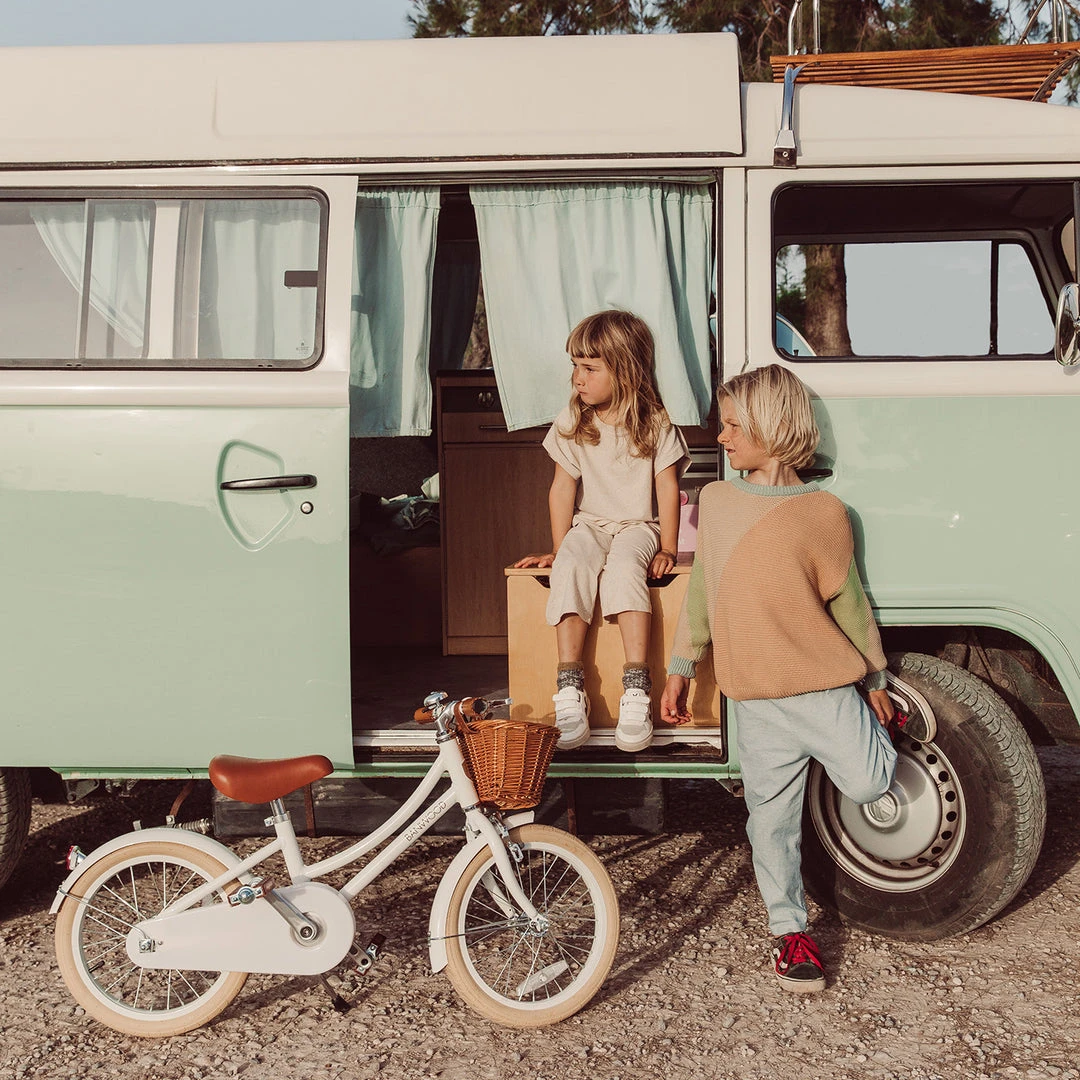 Banwood Classic Pedal Bicycle - White Bikes & Trikes 2 Banwood Classic Pedal Bicycle - White Bikes & Trikes