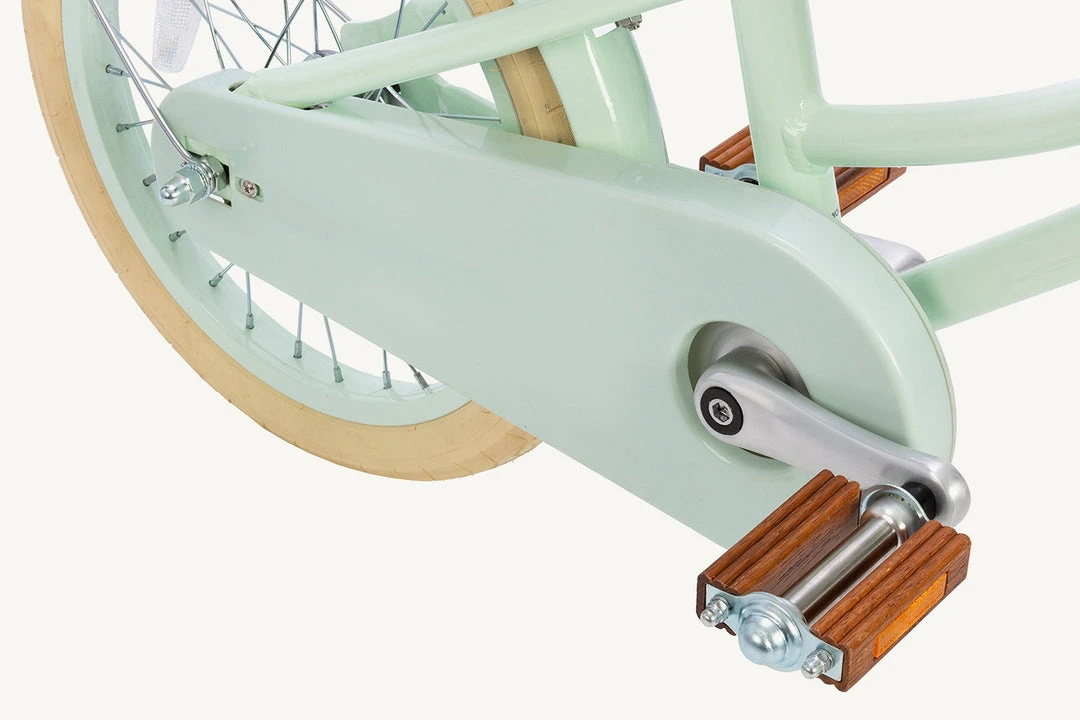 Banwood Classic Pedal Bicycle - Mint Bikes & Trikes 10 Banwood Classic Pedal Bicycle - Mint Bikes & Trikes