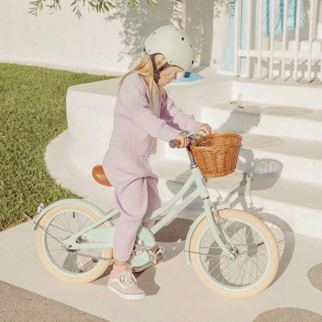 Banwood Classic Pedal Bicycle - Mint Bikes & Trikes 7 Banwood Classic Pedal Bicycle - Mint Bikes & Trikes