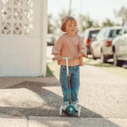 Banwood Scooter - Green Bikes & Trikes