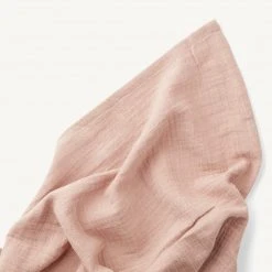 Liewood - Ben Organic Cotton Muslin Swaddle Solid - Rose 6 Liewood - Ben Organic Cotton Muslin Swaddle Solid - Rose