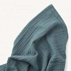 Liewood - Ben Organic Cotton Muslin Swaddle Solid - Whale Blue Sale 6 Liewood - Ben Organic Cotton Muslin Swaddle Solid - Whale Blue Sale