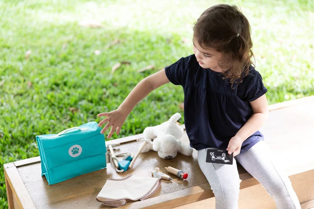 Plan Toys - Vet Set 11 Plan Toys - Vet Set