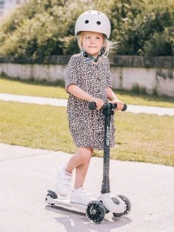 Scoot And Ride Scooter - Highwaykick 3 LED In Ash