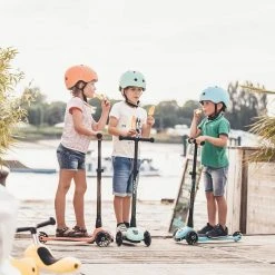 Scoot And Ride Scooter - Highwaykick 3 LED In Blueberry