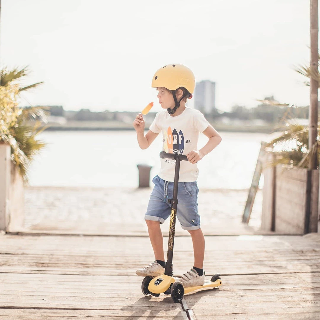 Scooters And Ride Ons Scoot And Ride Scooter - Highwaykick 3 LED In Lemon 2 Scooters And Ride Ons Scoot And Ride Scooter - Highwaykick 3 LED In Lemon