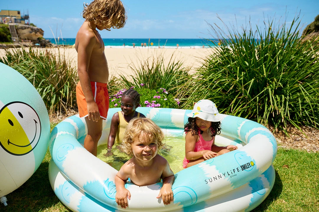 Sunnylife - The Pool Smiley Paddling Pool Holiday Shop 7 Sunnylife - The Pool Smiley Paddling Pool Holiday Shop