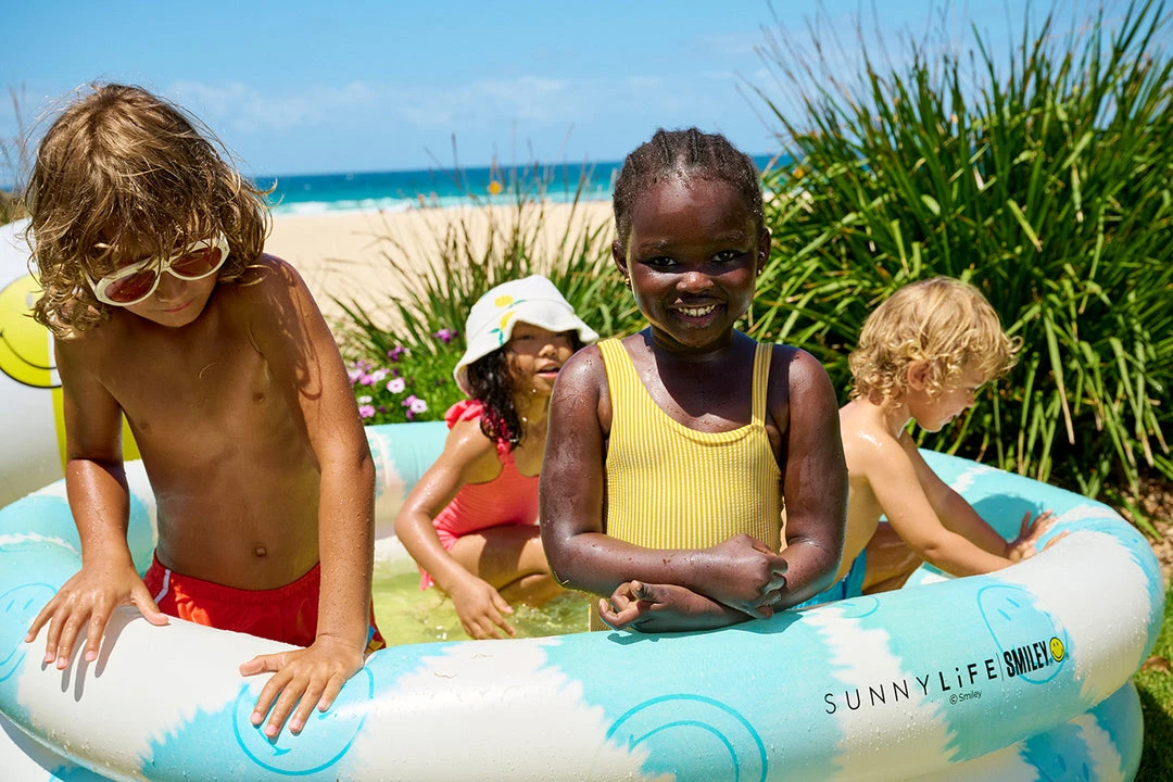 Sunnylife - The Pool Smiley Paddling Pool Holiday Shop 6 Sunnylife - The Pool Smiley Paddling Pool Holiday Shop