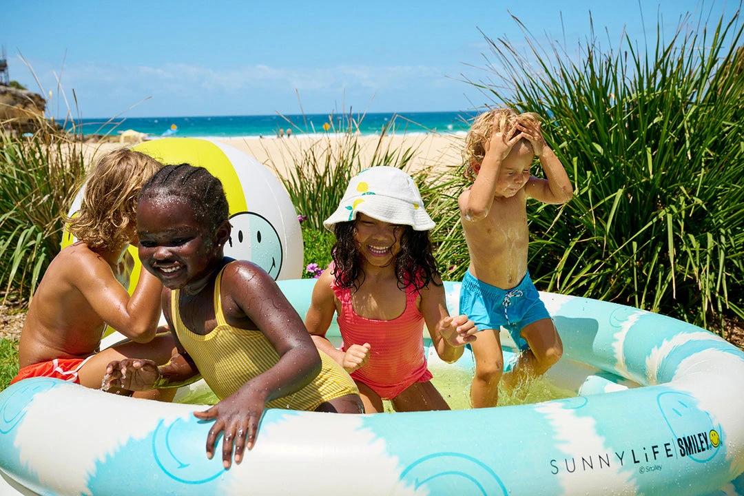 Sunnylife - The Pool Smiley Paddling Pool Holiday Shop 4 Sunnylife - The Pool Smiley Paddling Pool Holiday Shop