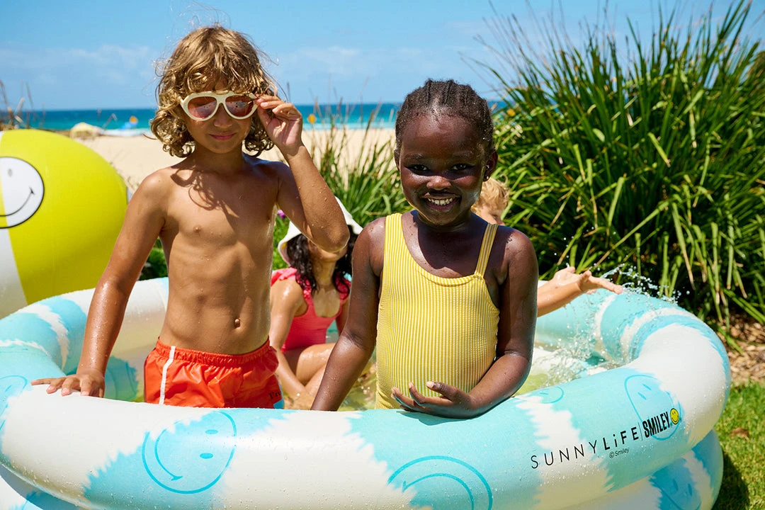Sunnylife - The Pool Smiley Paddling Pool Holiday Shop 5 Sunnylife - The Pool Smiley Paddling Pool Holiday Shop